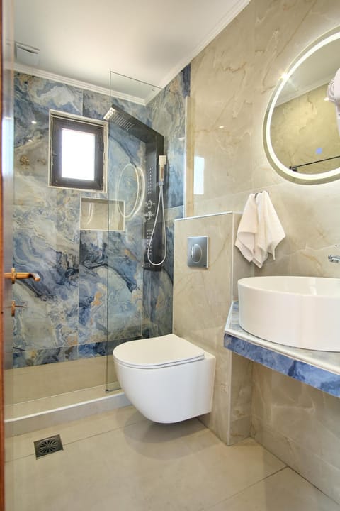 Shower, Toilet, Bathroom, Bath