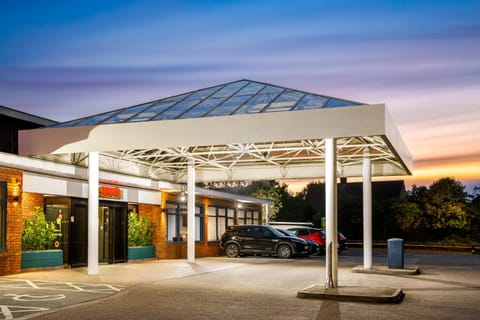 Property building, Sunset, Parking