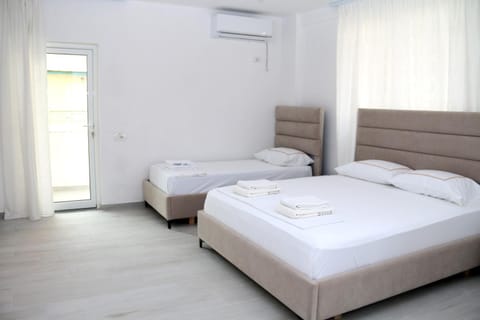 Bed, Bedroom, towels, air conditioner