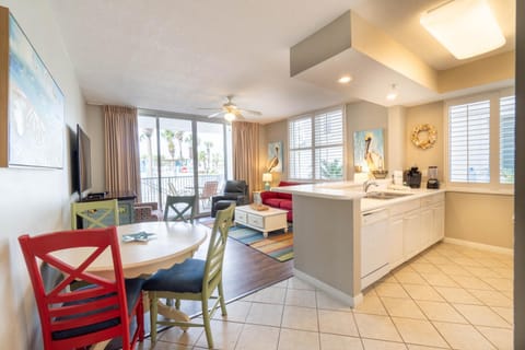 Pelikana Lanai, Lazy River, Family Friendy Apartment hotel in Okaloosa Island