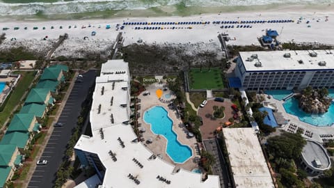 Pelikana Lanai, Lazy River, Family Friendy Apartment hotel in Okaloosa Island