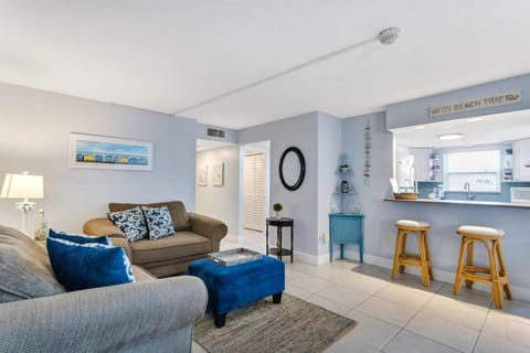 Waves 19 House in Saint Pete Beach