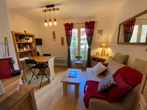 TV and multimedia, Seating area