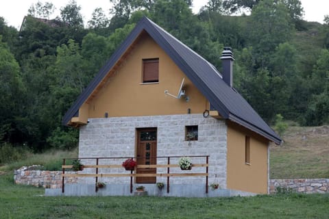 Property building, Day, Natural landscape