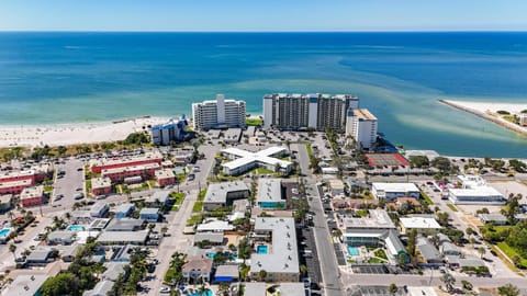 Waves 9 House in Saint Pete Beach