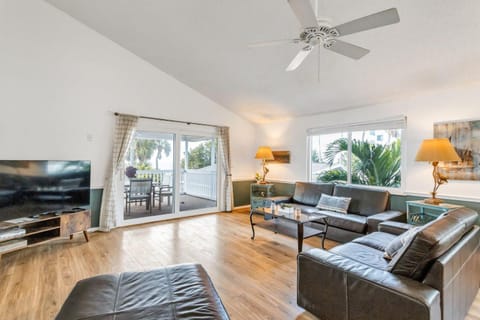 Beach Trail Bungalow Triplex House in Indian Rocks Beach