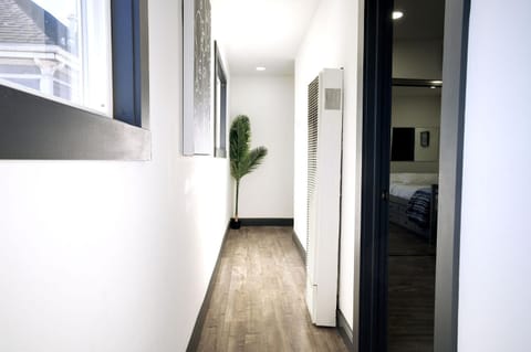 The Black and White House House in Oakland