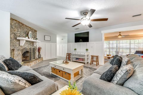 Spacious Tavares Home with Private Outdoor Oasis! House in Tavares