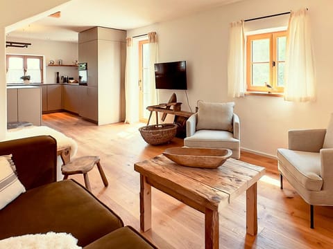 Communal lounge/ TV room, TV and multimedia, Living room