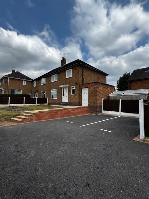 Property building, Day, Parking