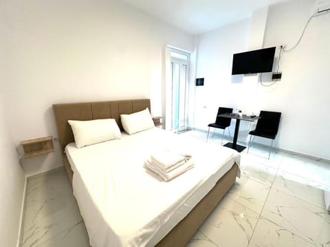 Aidens's House 3 Bed and Breakfast in Vlorë