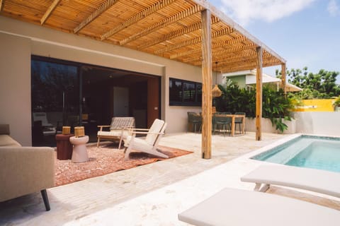 Balcony/Terrace, Seating area, Swimming pool