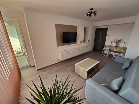 Communal lounge/ TV room, TV and multimedia, Living room, Seating area