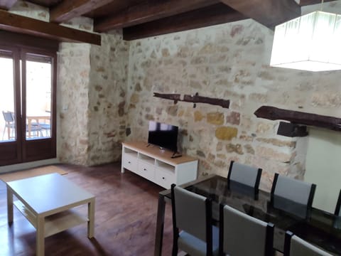 TV and multimedia, Living room, Dining area