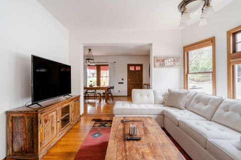 Stay Portland - 4BR Preserved 1907 Classic Craftsman House in Portland