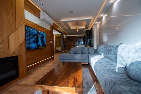 Communal lounge/ TV room, TV and multimedia, Living room, Seating area