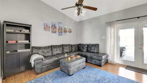 Stunning Heated Pool House for 10 in Brandon, FL House in Brandon