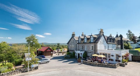 Property building, Facade/entrance, Bird's eye view