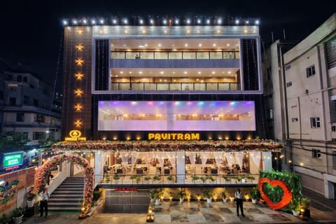 Property building, Facade/entrance, Night, City view