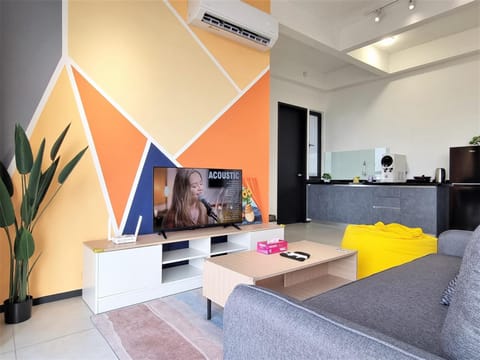 Living room, Seating area, air conditioner