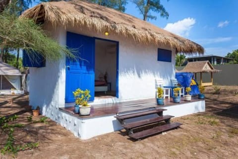 Patio, Staff, People, Bathroom, Balcony/Terrace, Bedroom, Sea view, Family