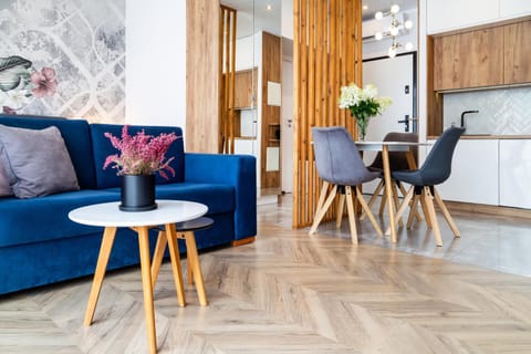 Kitchen or kitchenette, Seating area