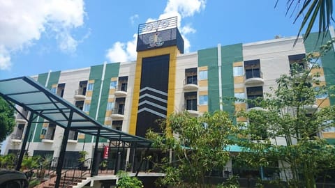 Property building, Day