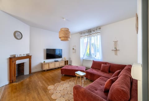 Communal lounge/ TV room, air conditioner