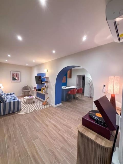 TV and multimedia, Living room, Seating area