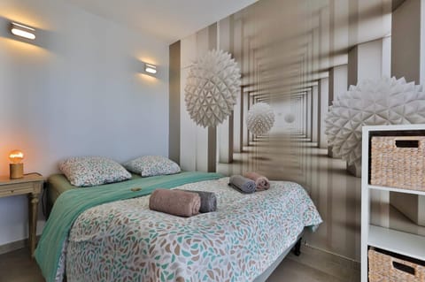 Appartement avec toit terrasse équipé au centre Saint Tropez vue mer Apartment in Saint-Tropez