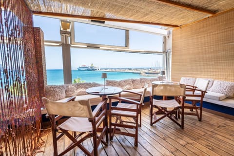 Day, View (from property/room), Living room, Seating area, Sea view