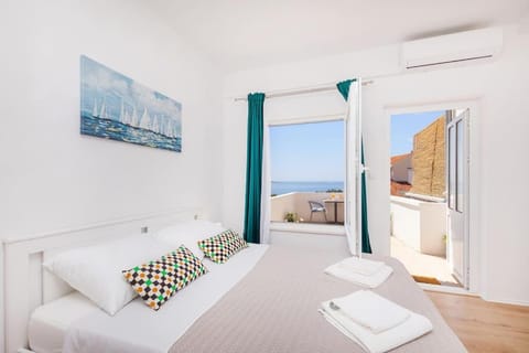 Mlini Dubrovnik- Room with Private Kitchen Apartment in Mlini