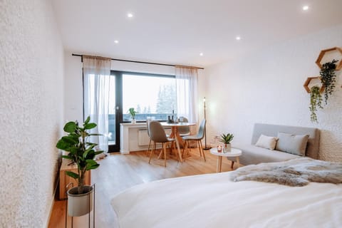 Photo of the whole room, Dining area