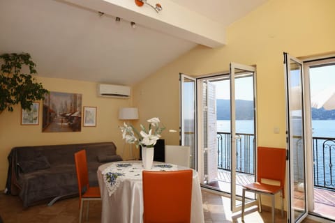 Balcony/Terrace, Living room