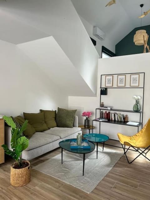 LOFT & SPA, aux Portes de Disneyland et de Paris House in Lagny-sur-Marne