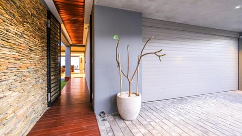 Facade/entrance, Parking