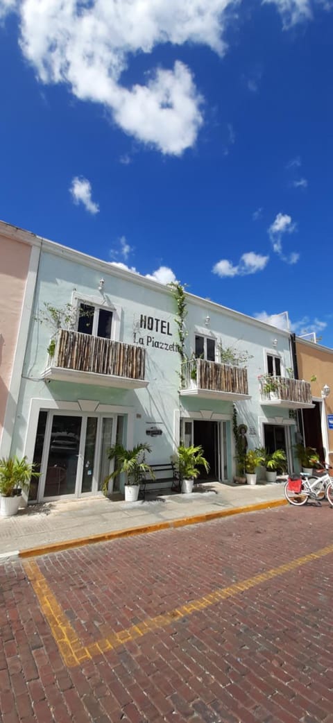 Property building, Facade/entrance