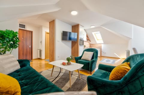 Living room, Seating area, Evening entertainment