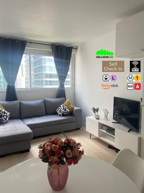 Communal lounge/ TV room, TV and multimedia, Living room, Seating area
