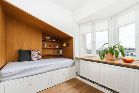 Kitchen or kitchenette, Bedroom