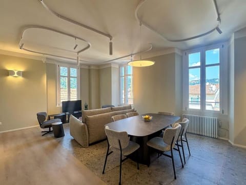 TV and multimedia, Living room, Dining area