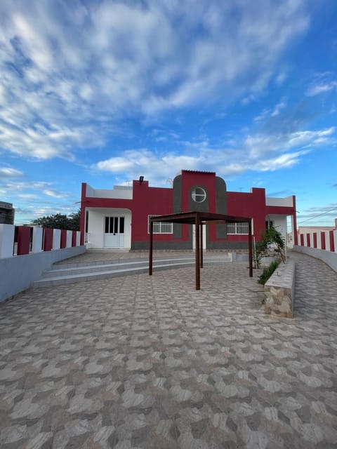 Property building, Off site, Balcony/Terrace