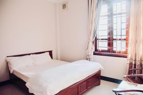 Bed, Photo of the whole room, Bedroom, internet, air conditioner