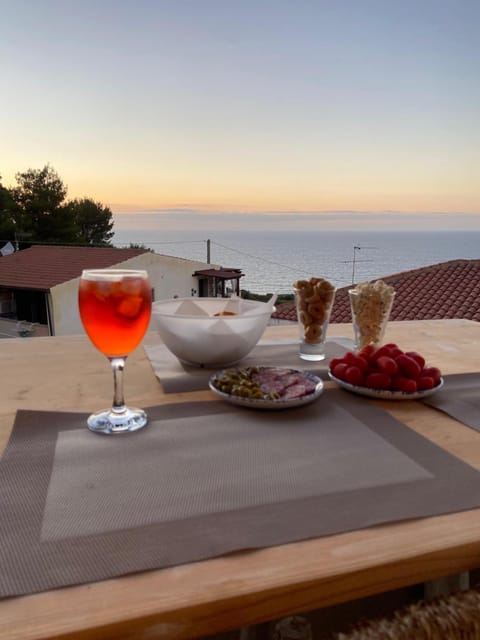 Natural landscape, Food and drinks, Sea view