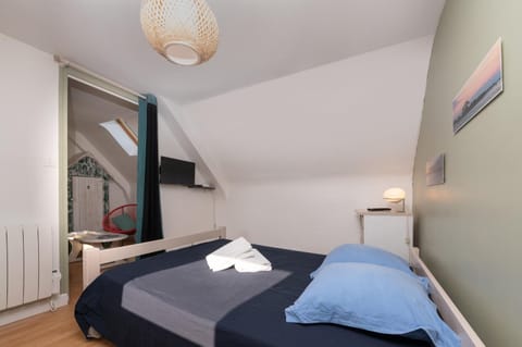 Property building, Living room, Bedroom