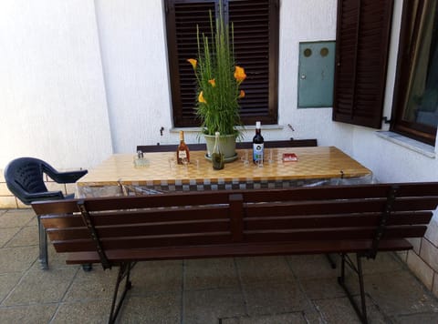 Patio, Facade/entrance, Drinks