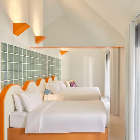 Photo of the whole room, Bedroom