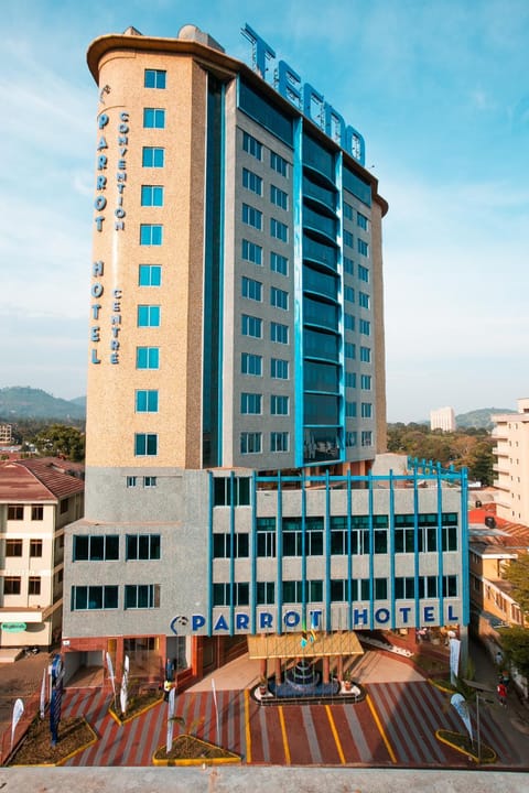 Property building, Day, City view, Swimming pool
