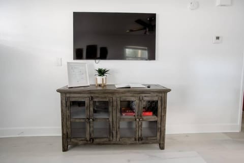 Charming 1-Bedroom Oasis in the Heart of Downtown Apartment in New Port Richey