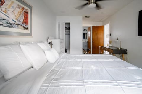 Charming 1-Bedroom Oasis in the Heart of Downtown Apartment in New Port Richey